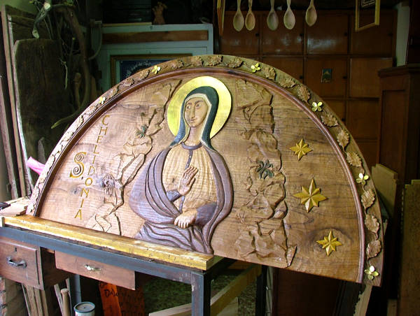 Intaglio professionale del legno. Realizzazione di oggetti intagliati su ordinazione